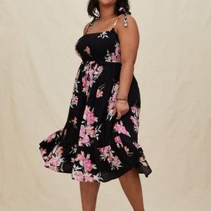 NWOT Torrid Black floral maxi dress size 4 or 26w